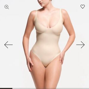 SKIMS CORE SCULPT PLUNGE THONG BODYSUIT